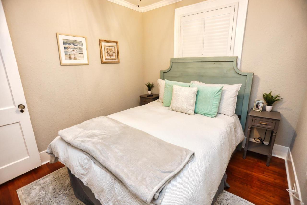Historic Home Family Friendly Close To Seawall Galveston Eksteriør bilde